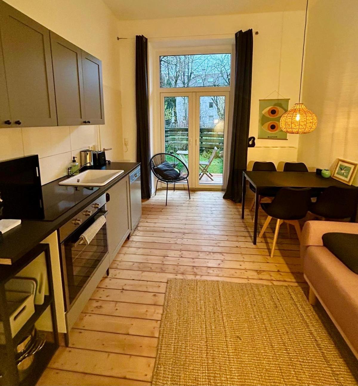 Feelslikehome - Stylische Und Zentrale Altbauwohnung Mit Terrasse&Garten Bochum Ngoại thất bức ảnh